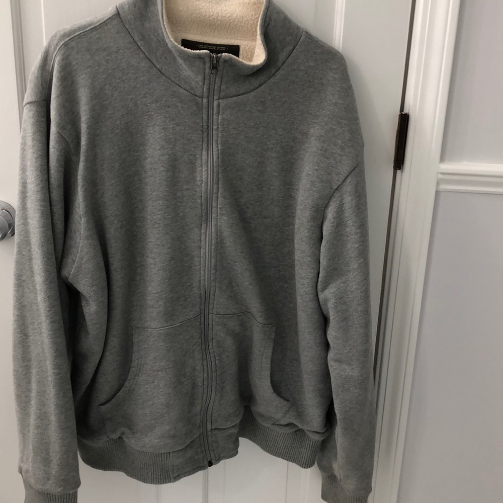 Sweatshirt